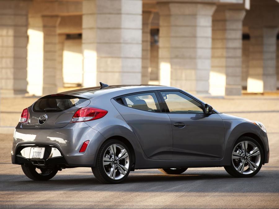  Hyundai Veloster 2011 года  (US) (фото 21 из 30)